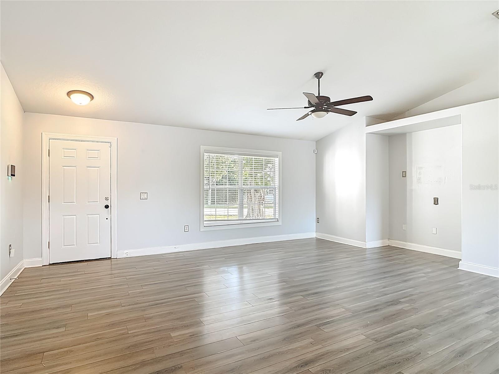 Image 13 of 60 For 1254 Briarwood Avenue