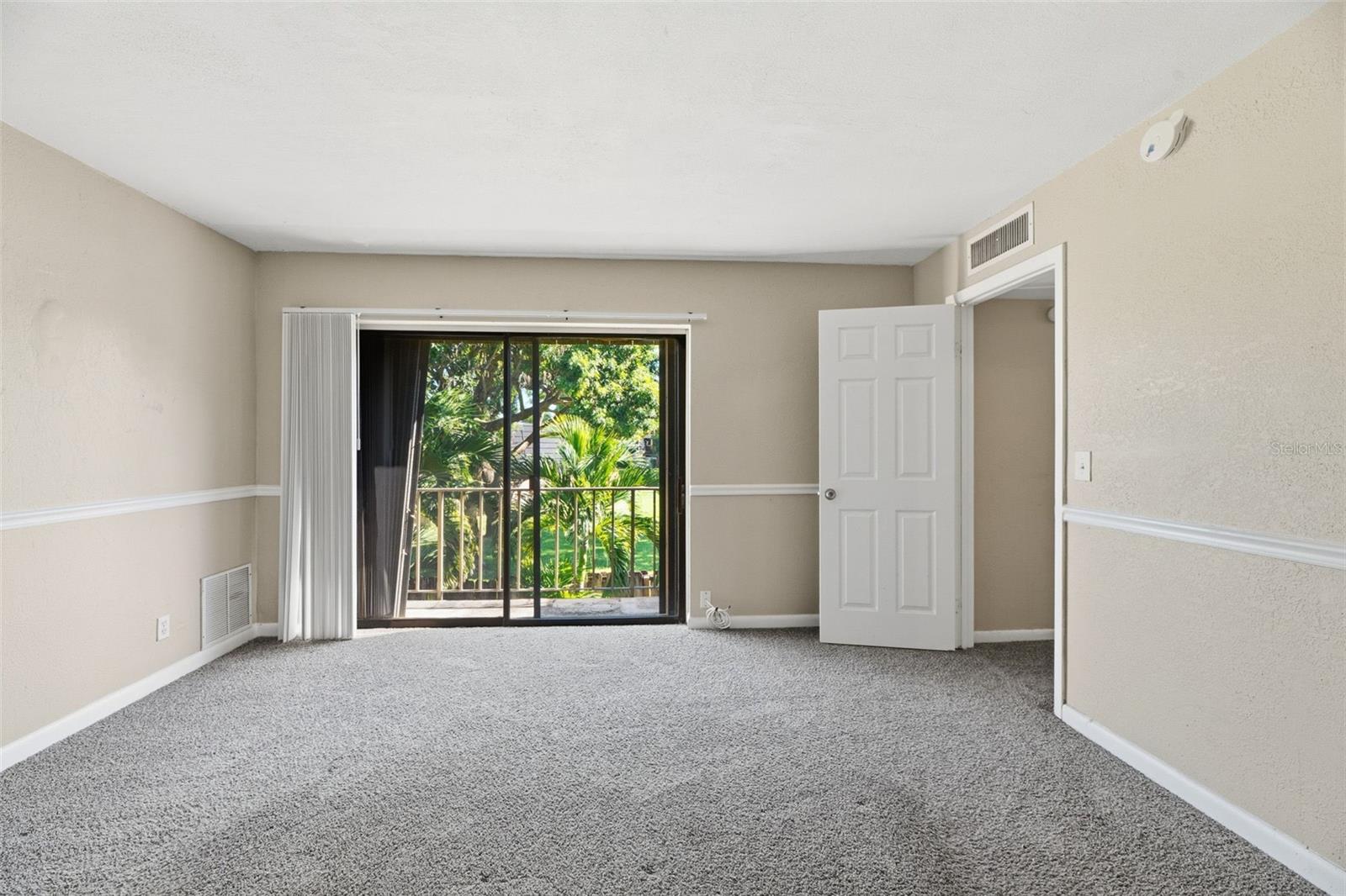 Image 14 of 33 For 238 Woodland Road