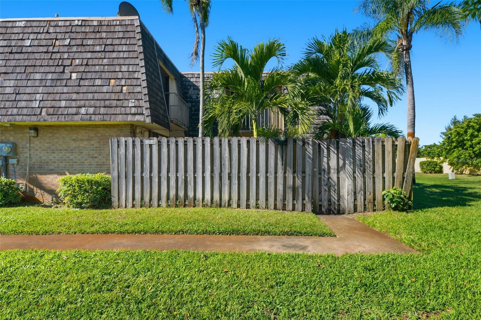 Image 26 of 33 For 238 Woodland Road