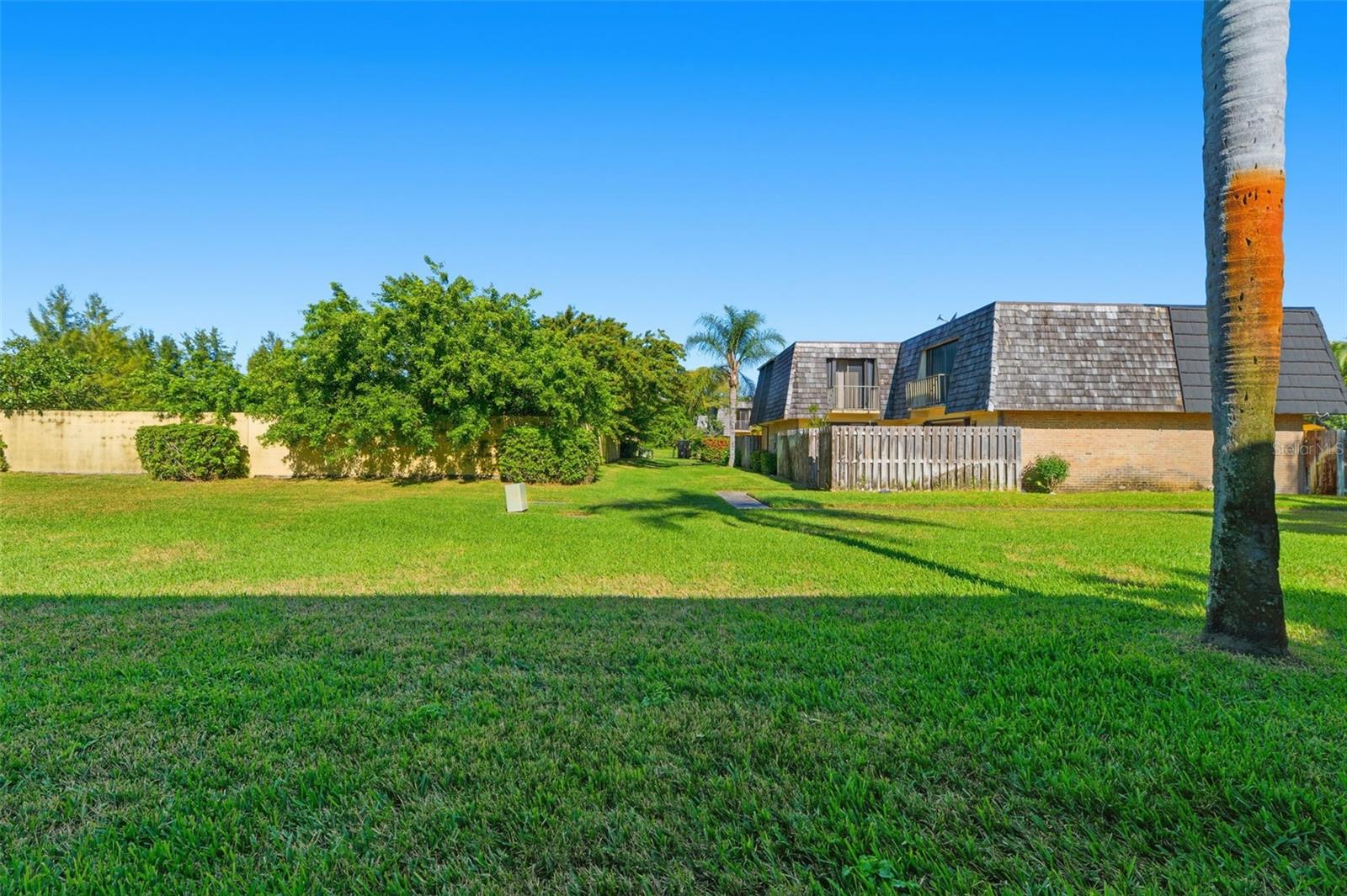 Image 29 of 33 For 238 Woodland Road