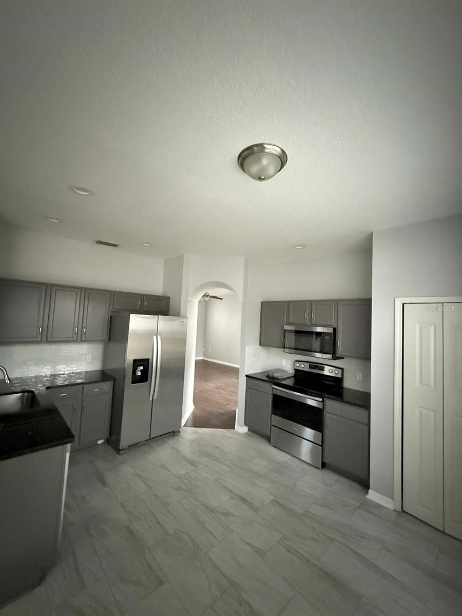 Image 16 of 60 For 14116 Entrada Drive