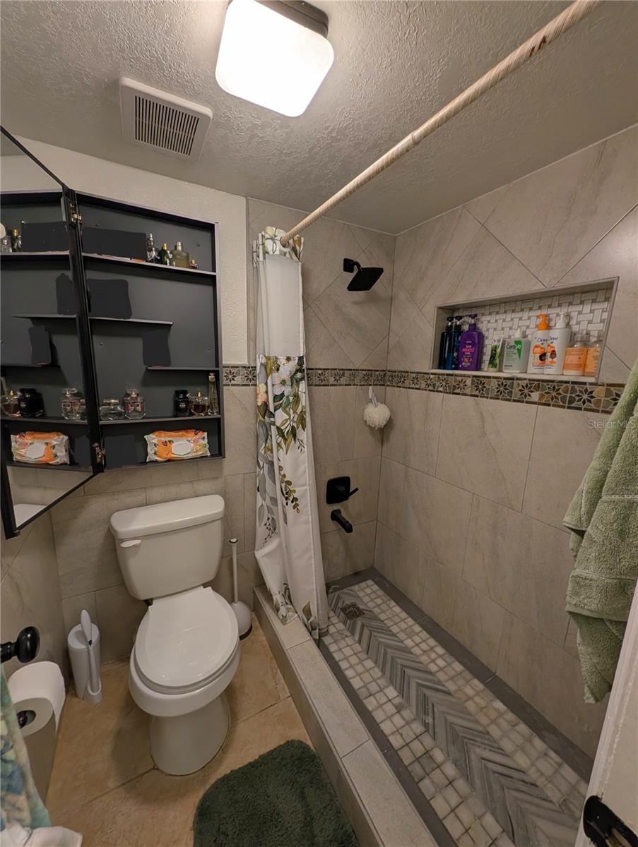 Image 15 of 47 For 4415 Semoran Boulevard 5