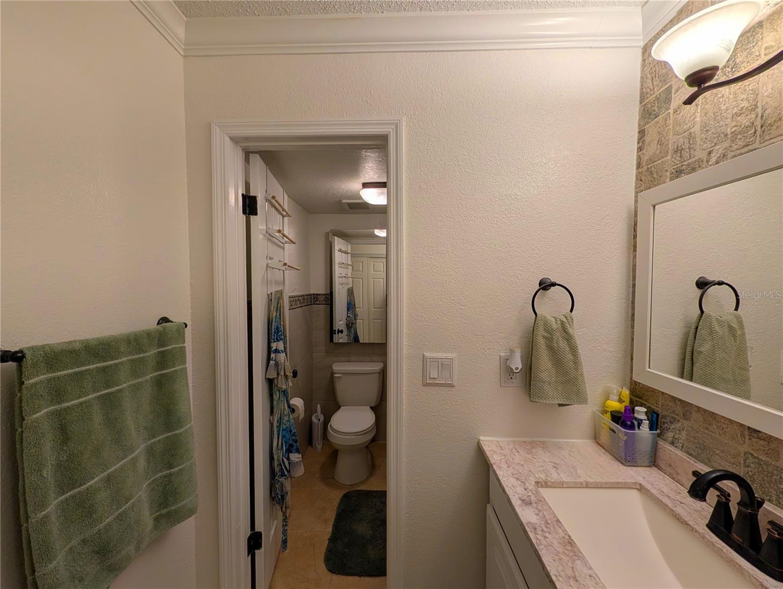 Image 18 of 47 For 4415 Semoran Boulevard 5