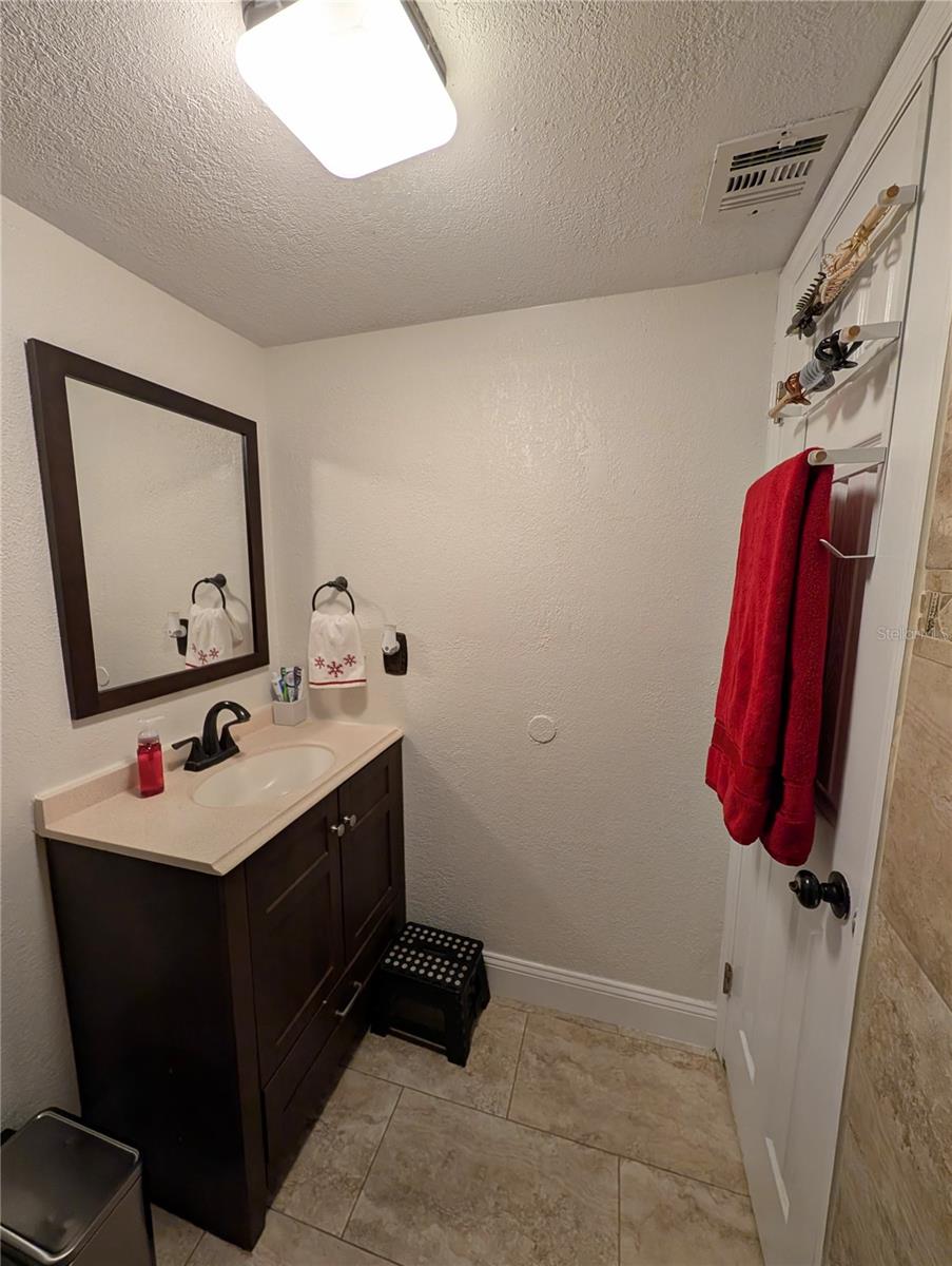 Image 27 of 47 For 4415 Semoran Boulevard 5