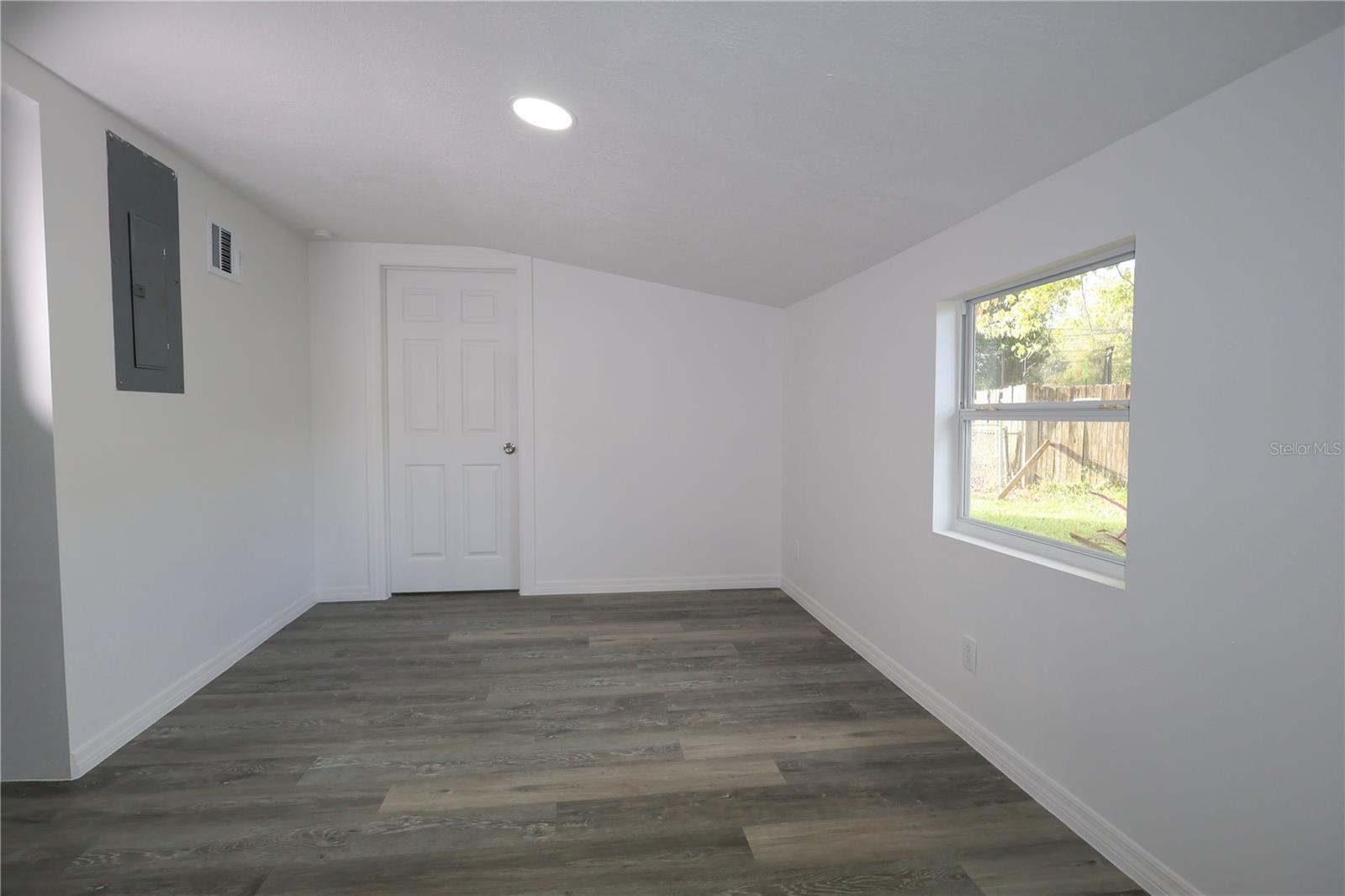 Image 6 of 18 For 4830 Kempston Drive