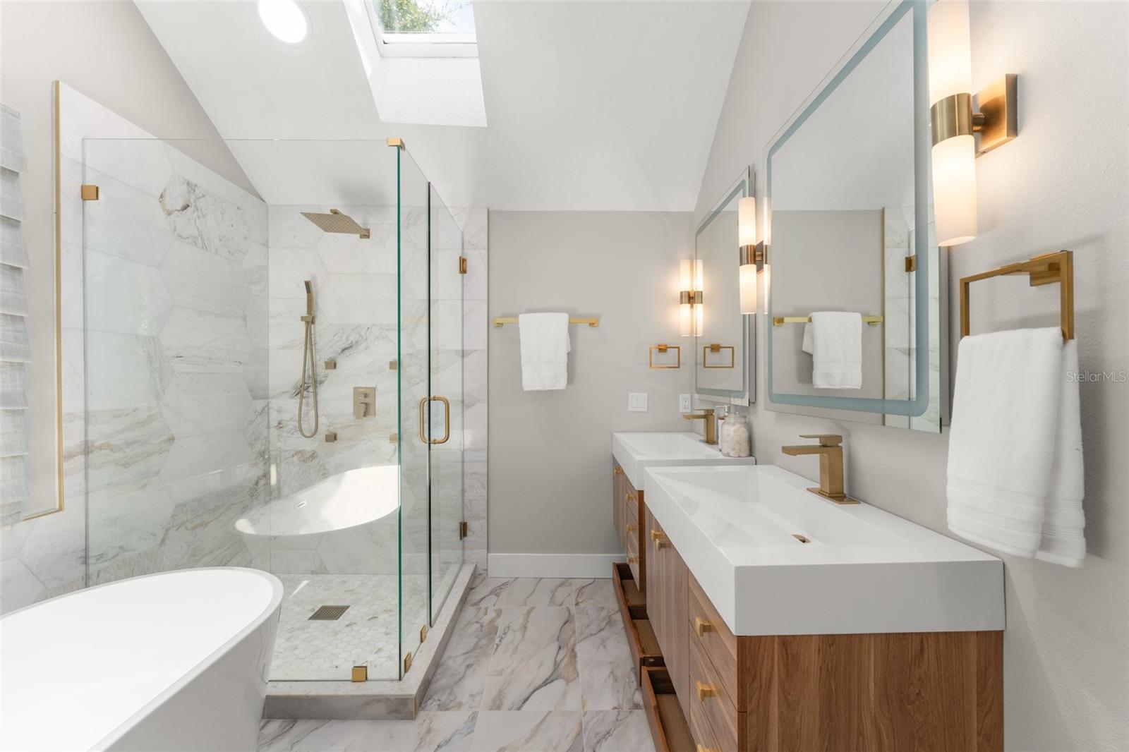 Image 43 of 73 For 109 12th Avenue