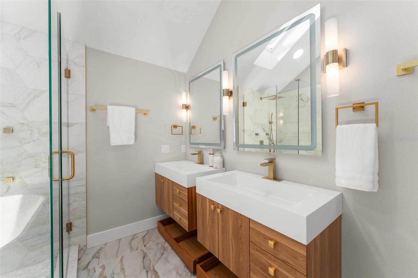 Image 44 of 73 For 109 12th Avenue