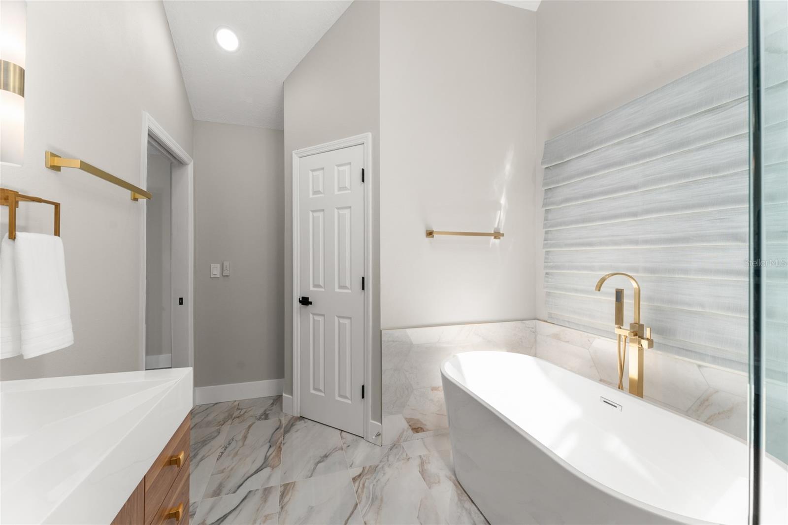 Image 45 of 73 For 109 12th Avenue