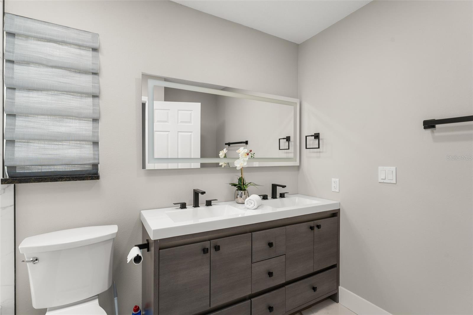 Image 46 of 73 For 109 12th Avenue