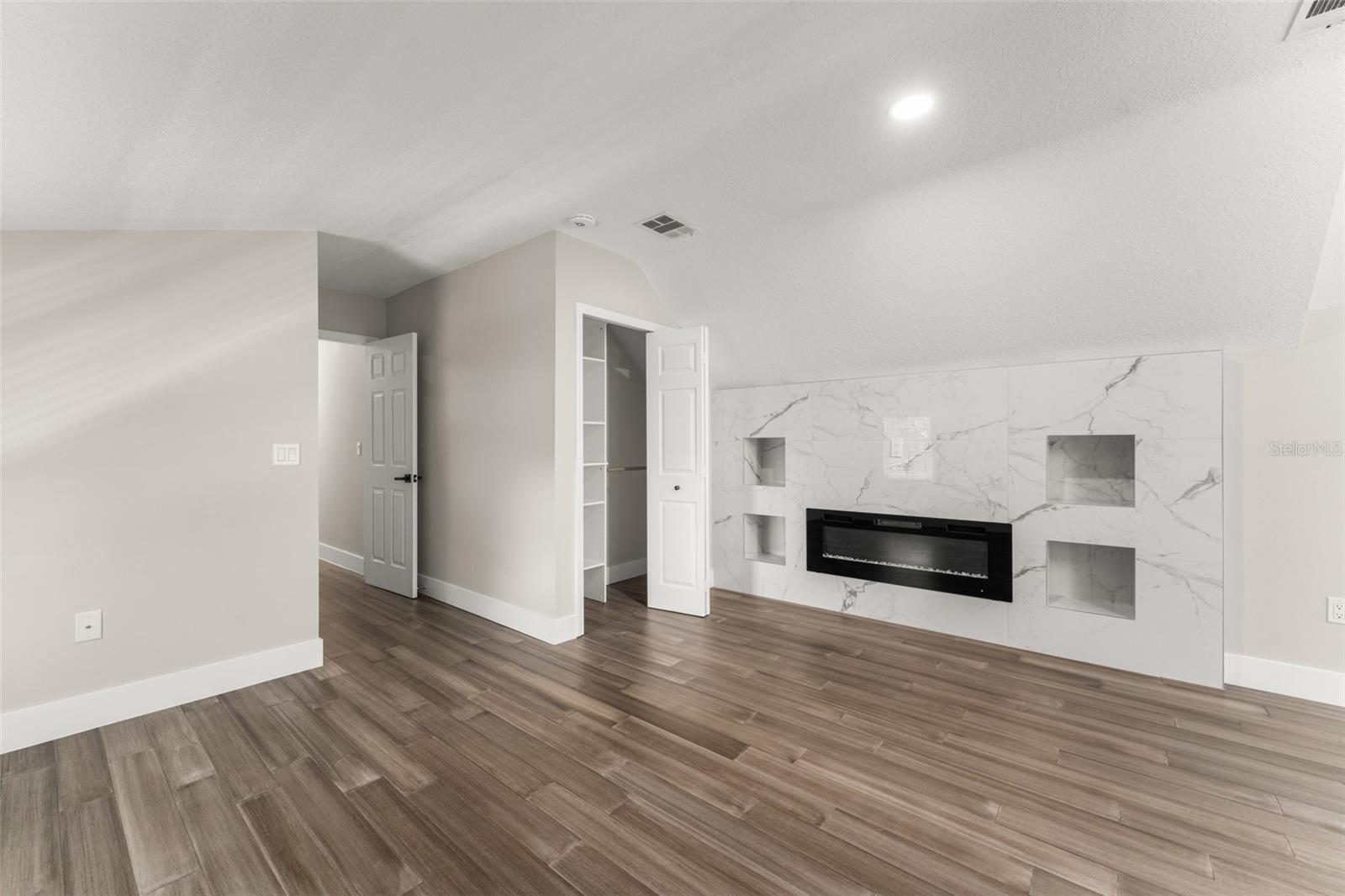 Image 54 of 73 For 109 12th Avenue