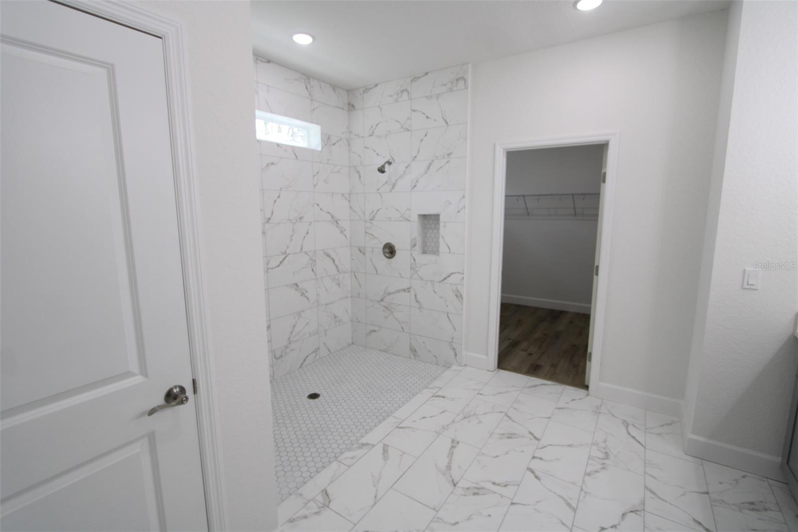 Image 3 of 6 For 9719 Sandree Drive