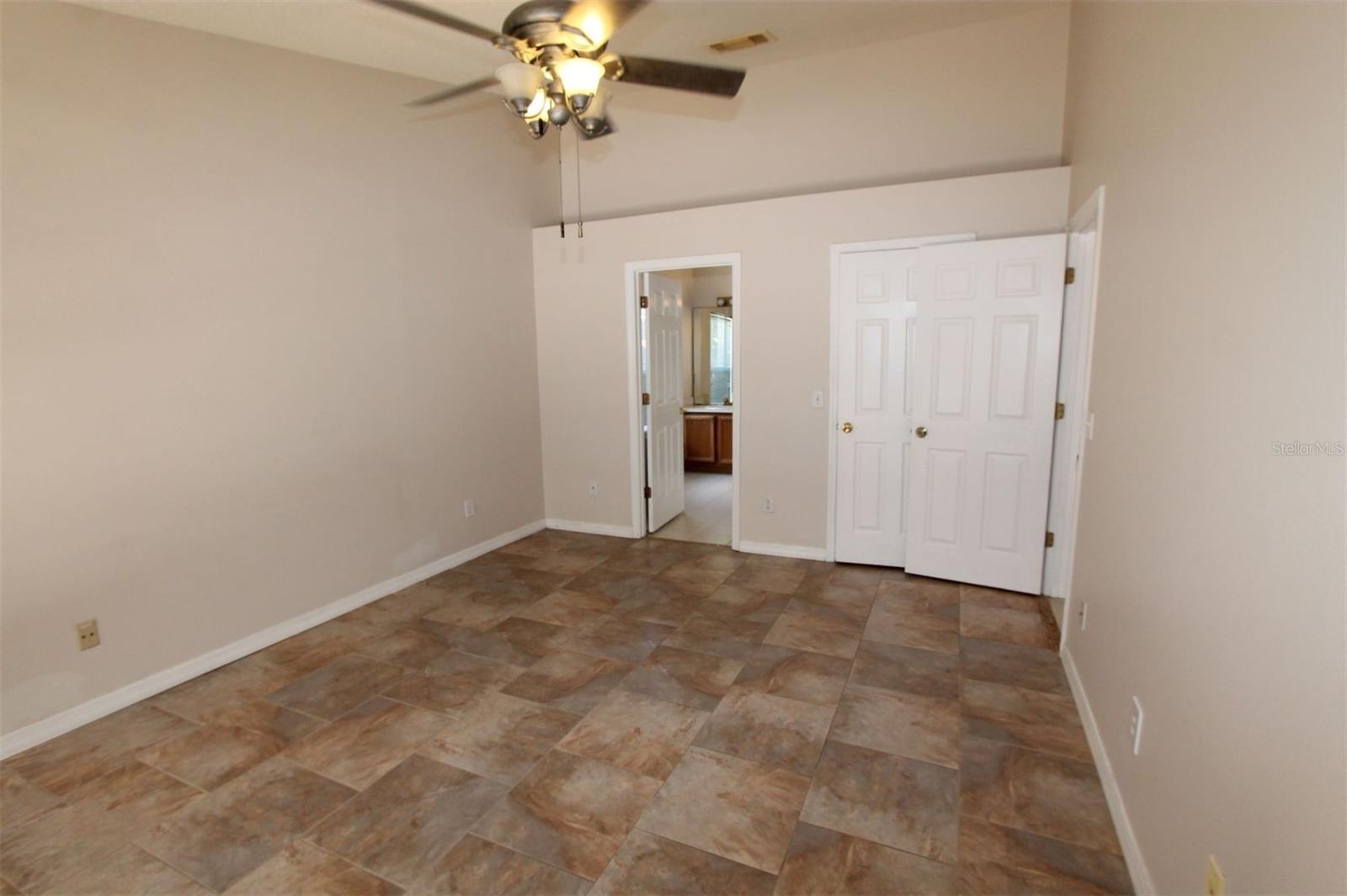 Image 11 of 20 For 476 Wexdon Court