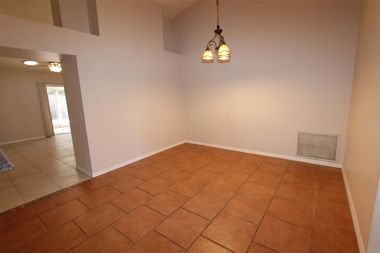 Image 8 of 20 For 476 Wexdon Court