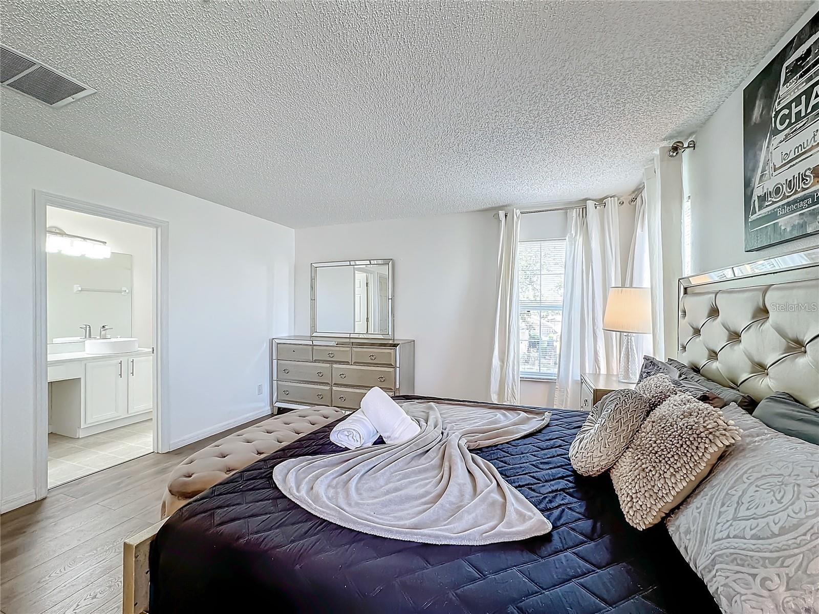 Image 36 of 49 For 2719 Lido Key Drive