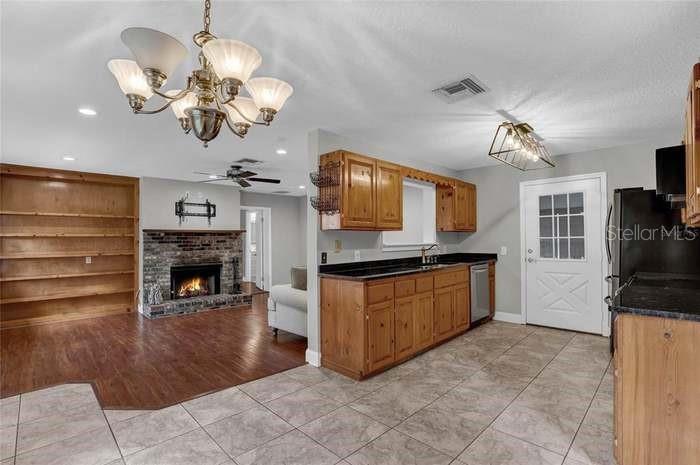 Image 7 of 25 For 7917 Carolina Lane