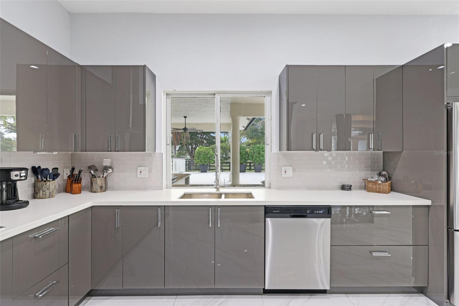 Image 18 of 97 For 10630 El Caballo Court