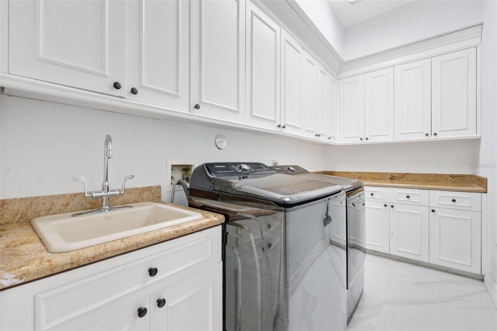 Image 23 of 97 For 10630 El Caballo Court