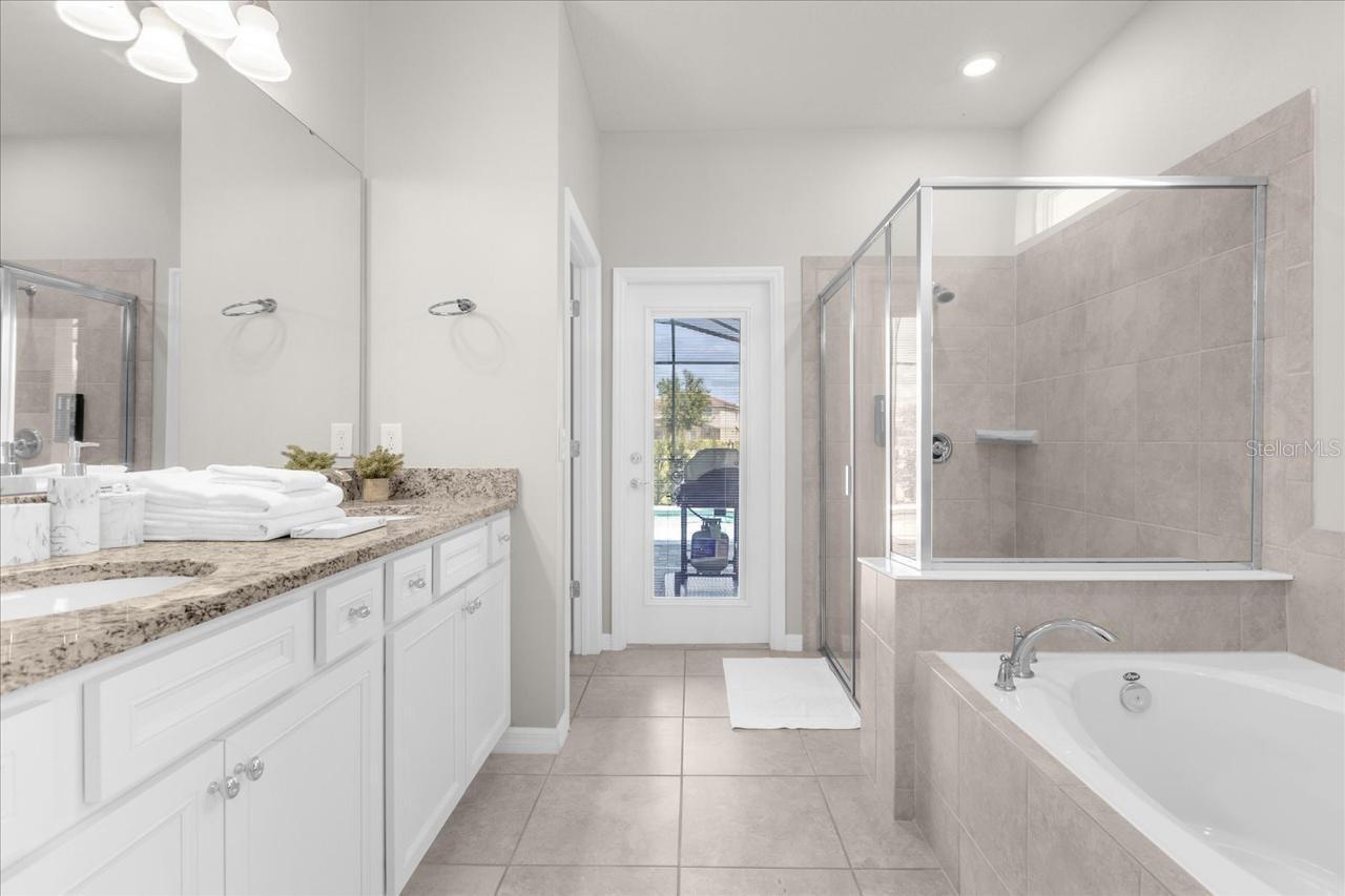 Image 10 of 22 For 7211 Oakmoss Loop