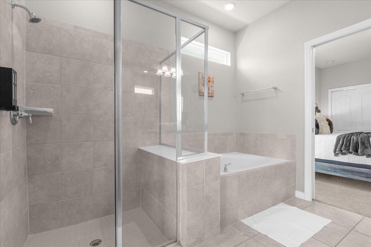 Image 11 of 22 For 7211 Oakmoss Loop