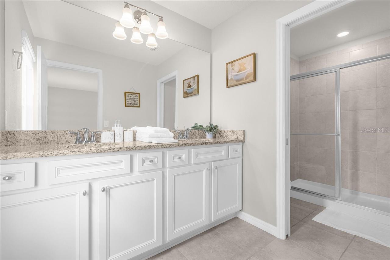 Image 13 of 22 For 7211 Oakmoss Loop