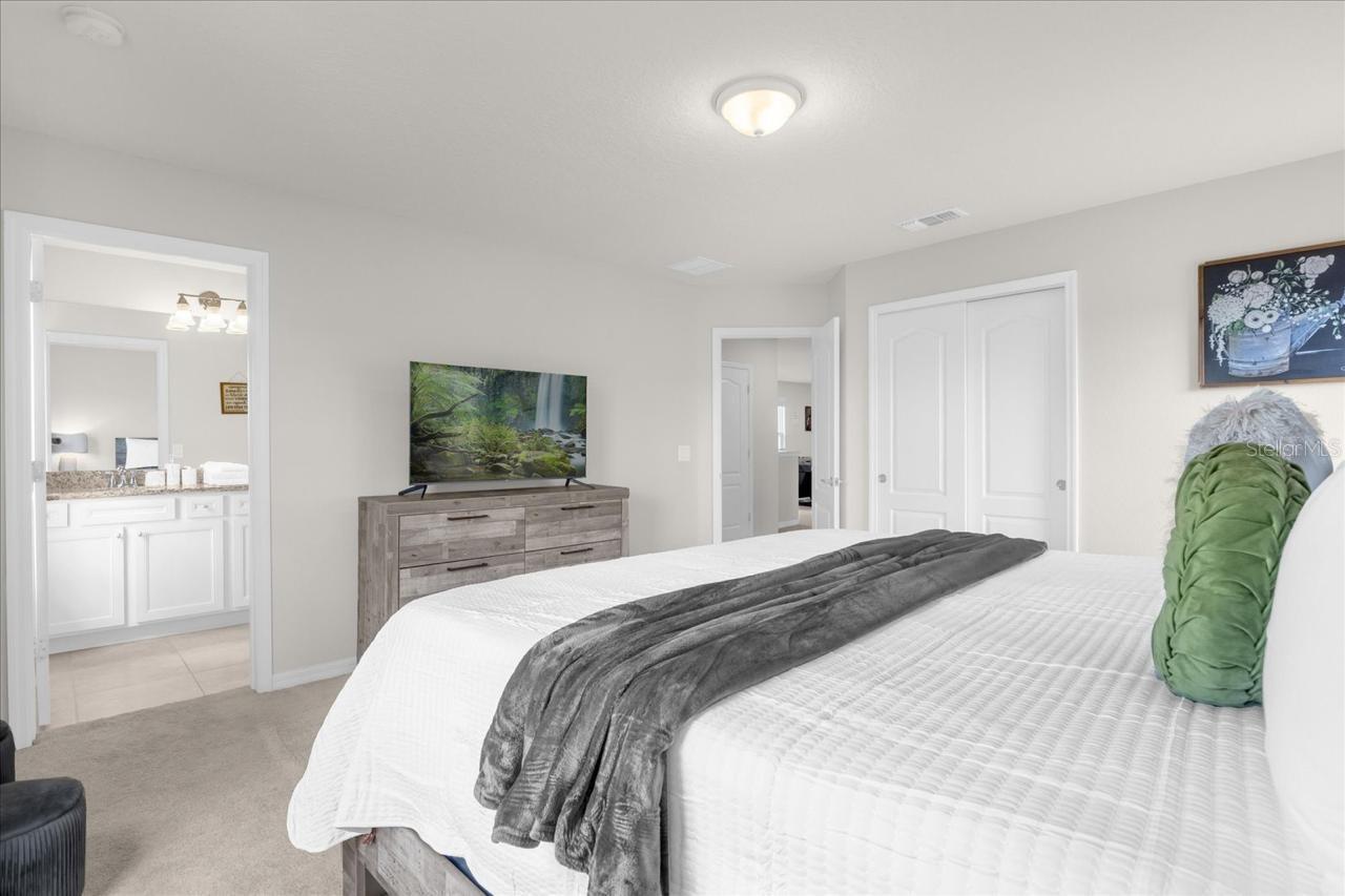 Image 18 of 22 For 7211 Oakmoss Loop