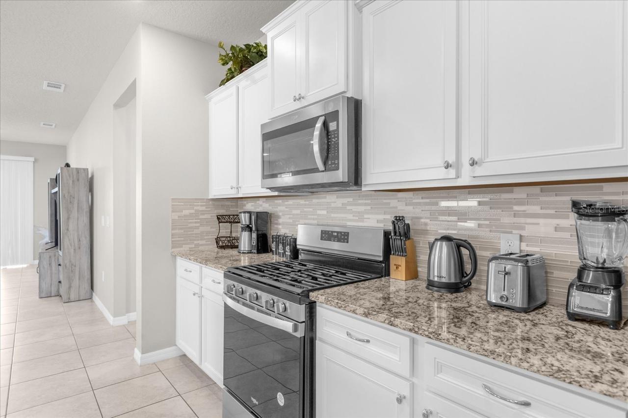 Image 5 of 22 For 7211 Oakmoss Loop