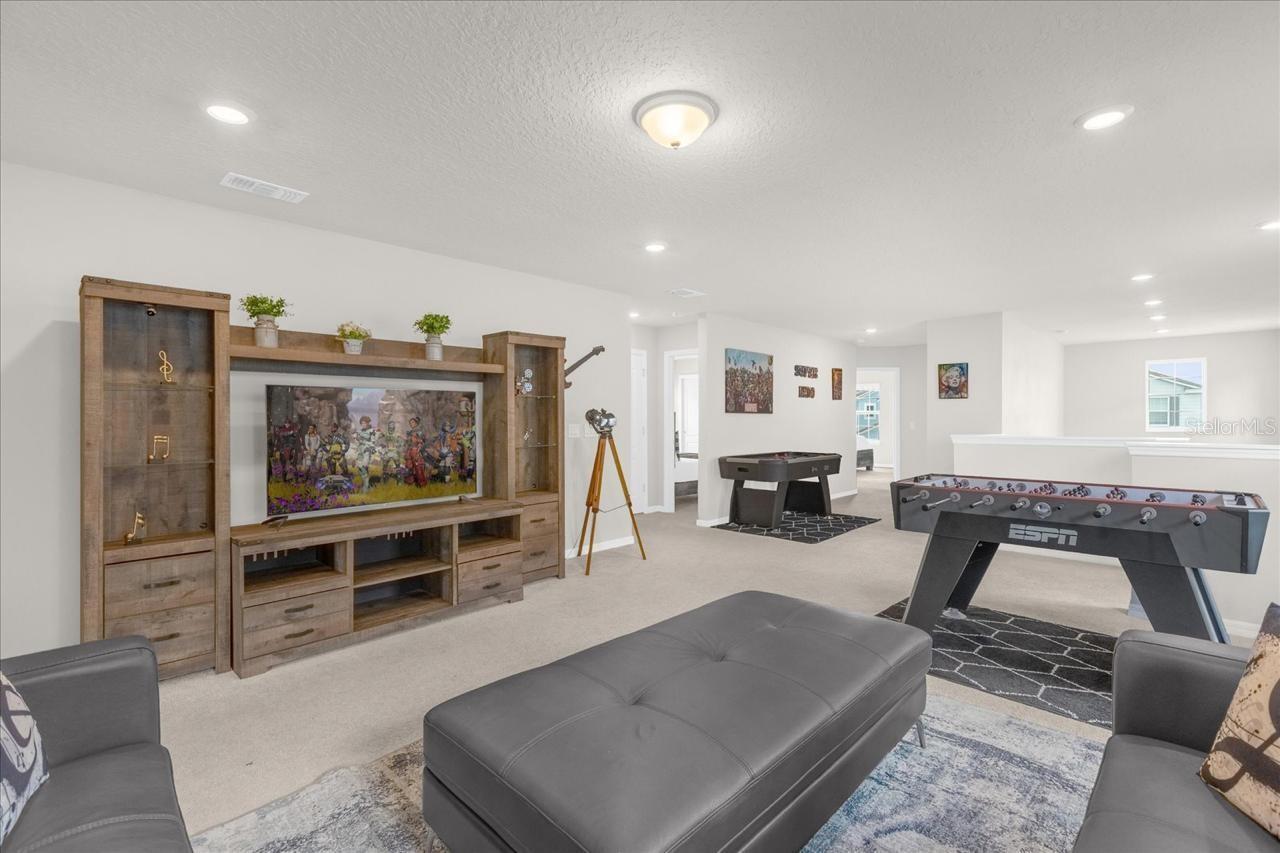 Image 6 of 22 For 7211 Oakmoss Loop