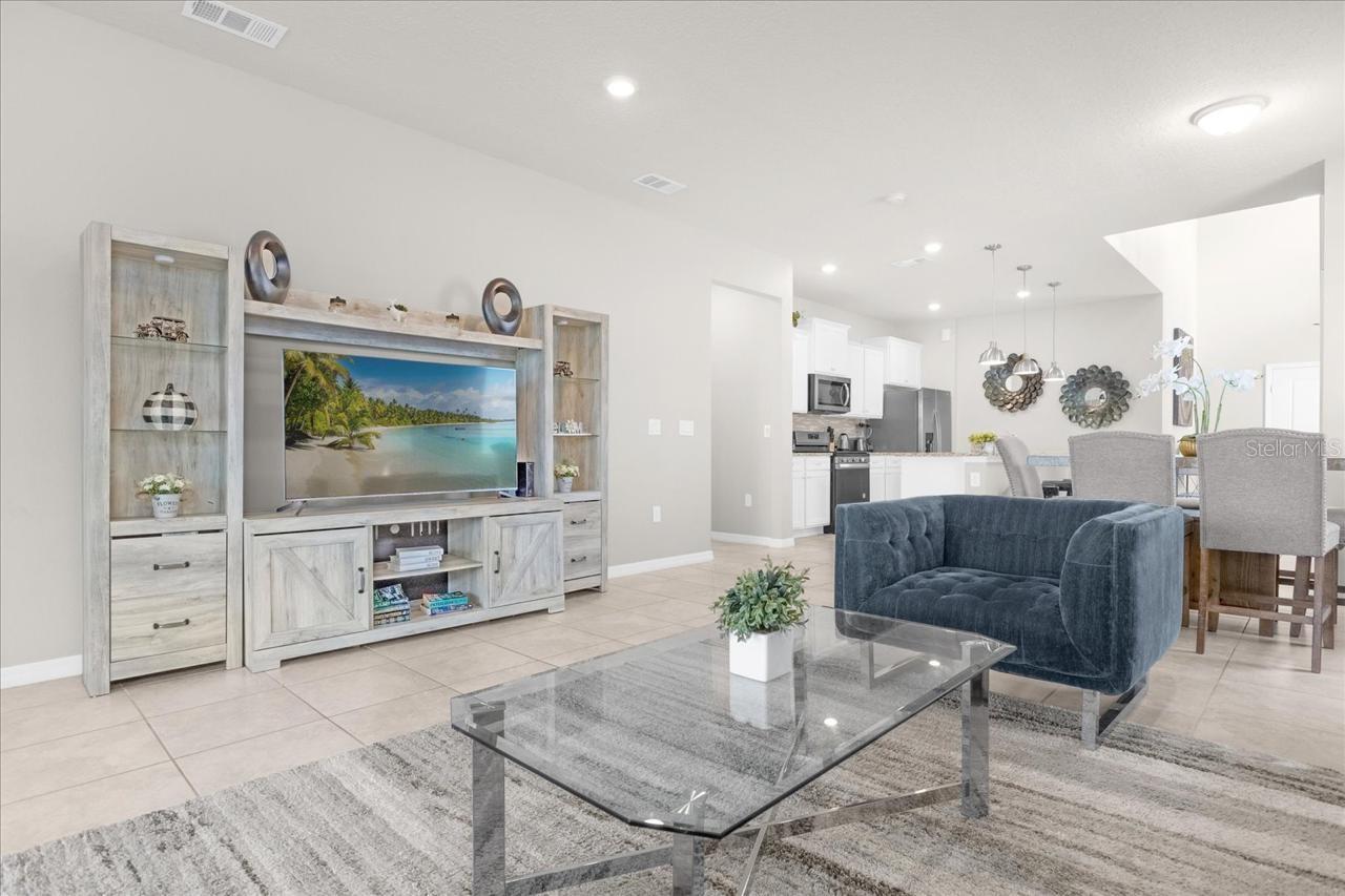 Image 7 of 22 For 7211 Oakmoss Loop