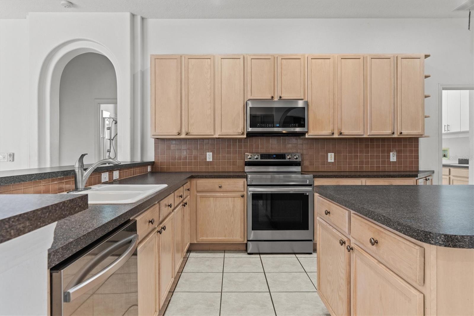 Image 11 of 51 For 20744 Sheldon Street