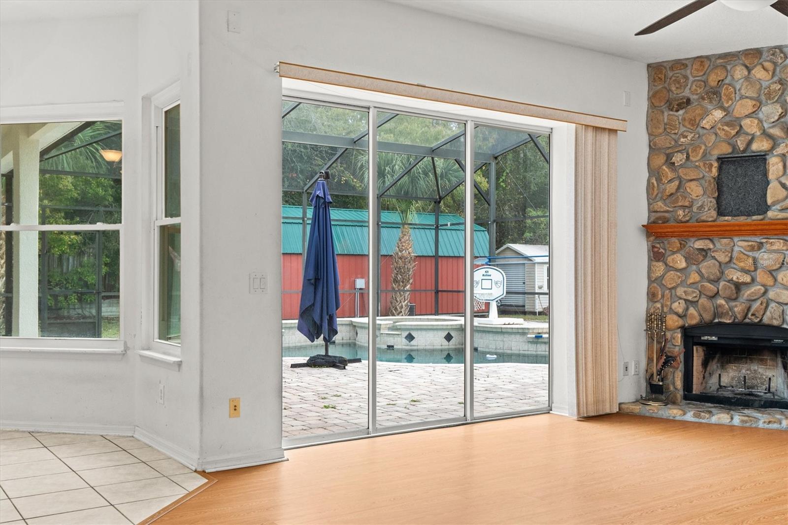 Image 17 of 51 For 20744 Sheldon Street