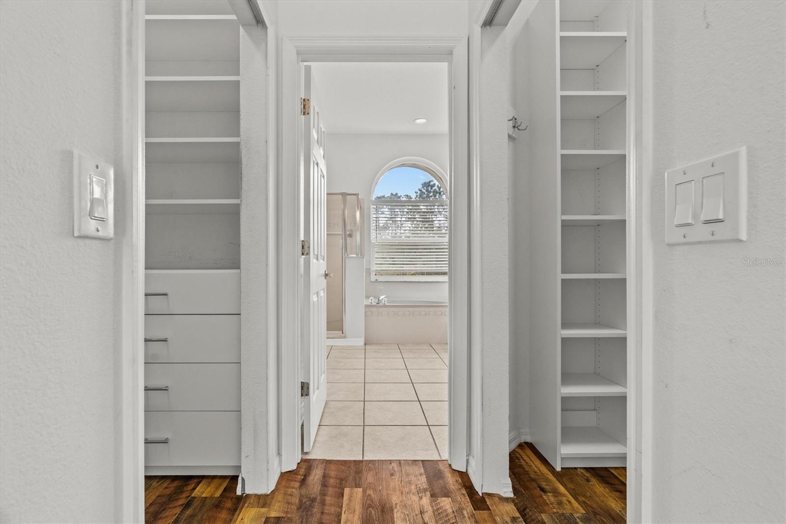 Image 21 of 51 For 20744 Sheldon Street