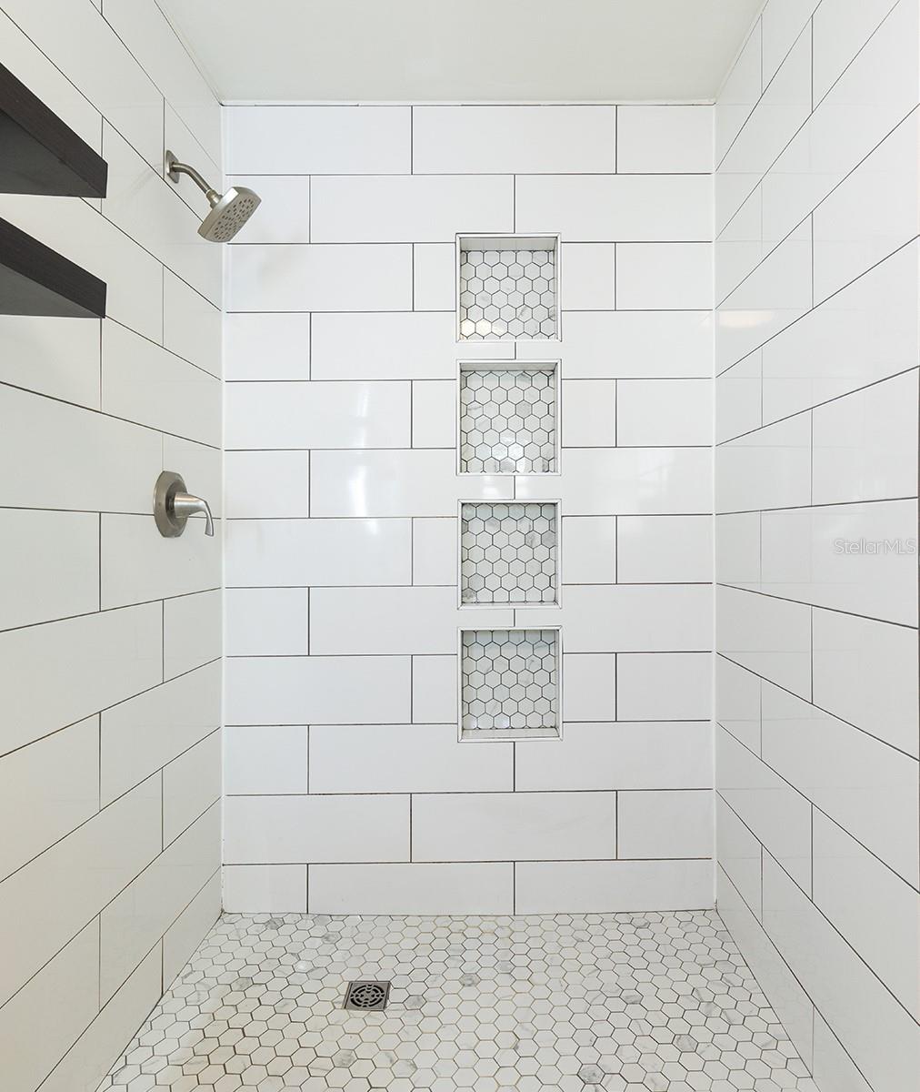 Image 21 of 30 For 3201 Lake Margaret Drive