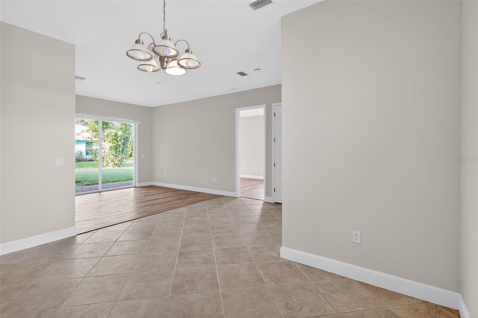 Image 4 of 35 For 1216 Heavitree Court