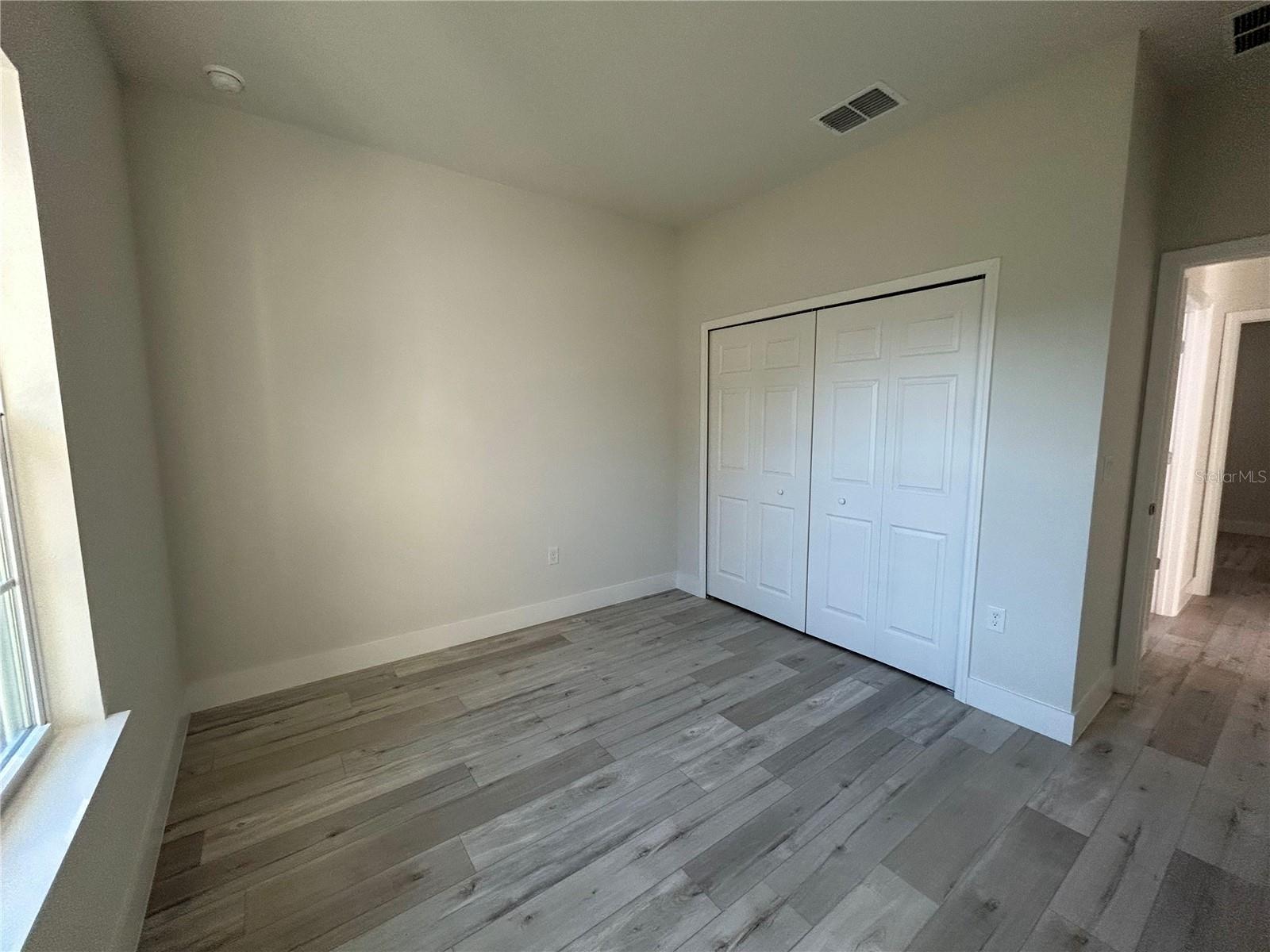 Image 6 of 13 For 2097 Hampshire Boulevard