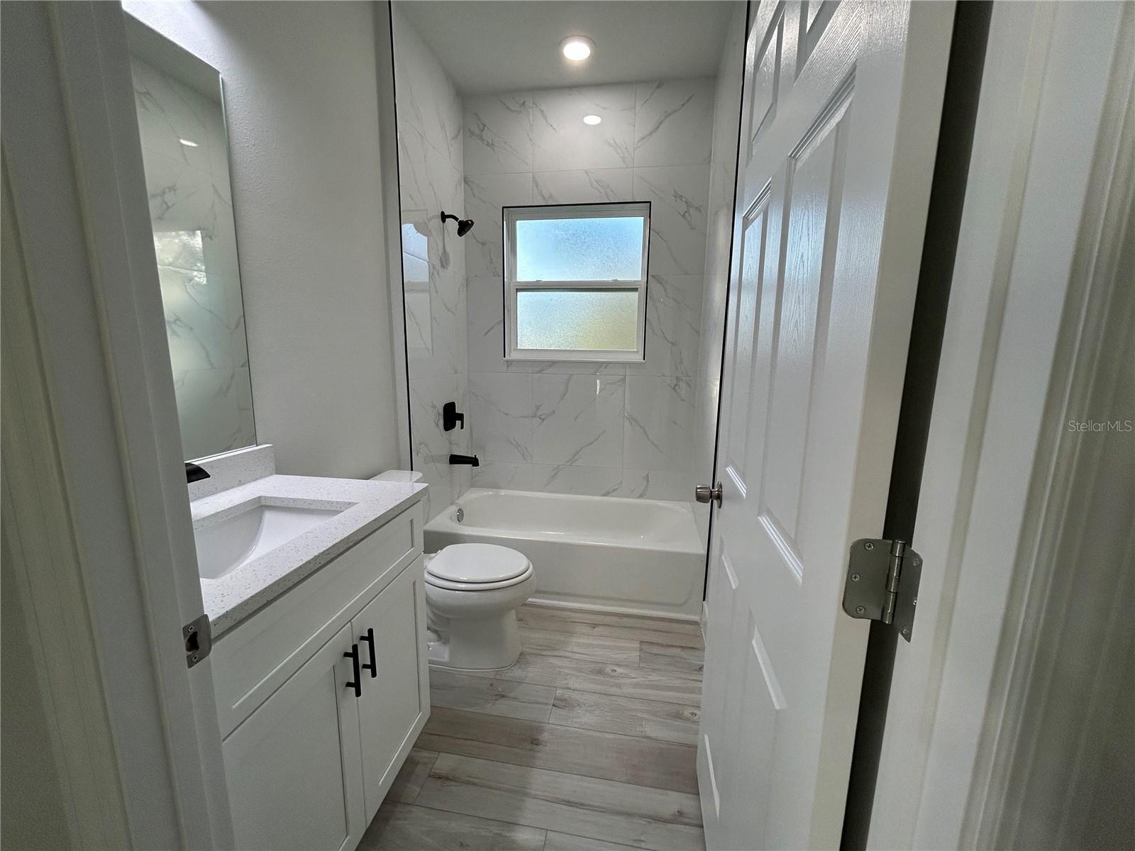 Image 8 of 13 For 2097 Hampshire Boulevard