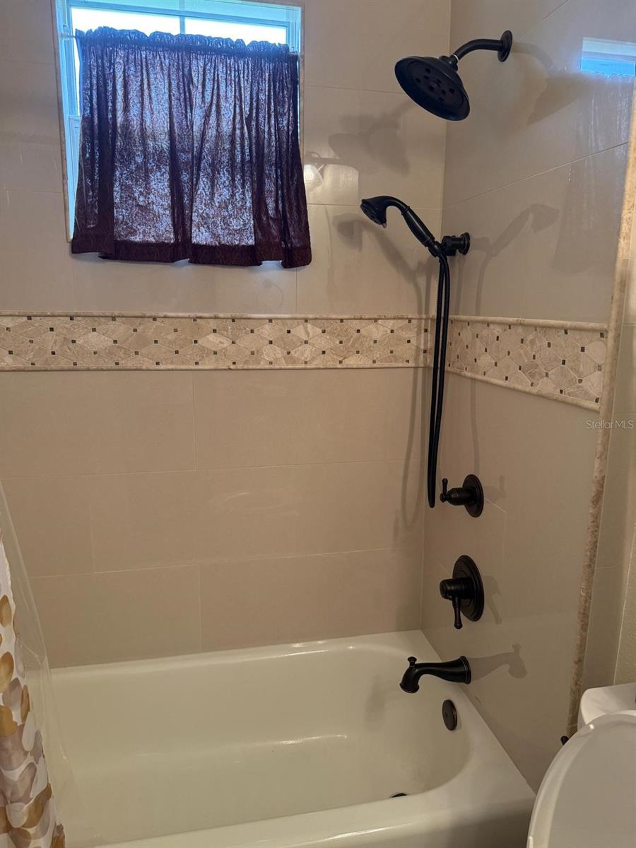 Image 10 of 22 For 1019 Robin Lane