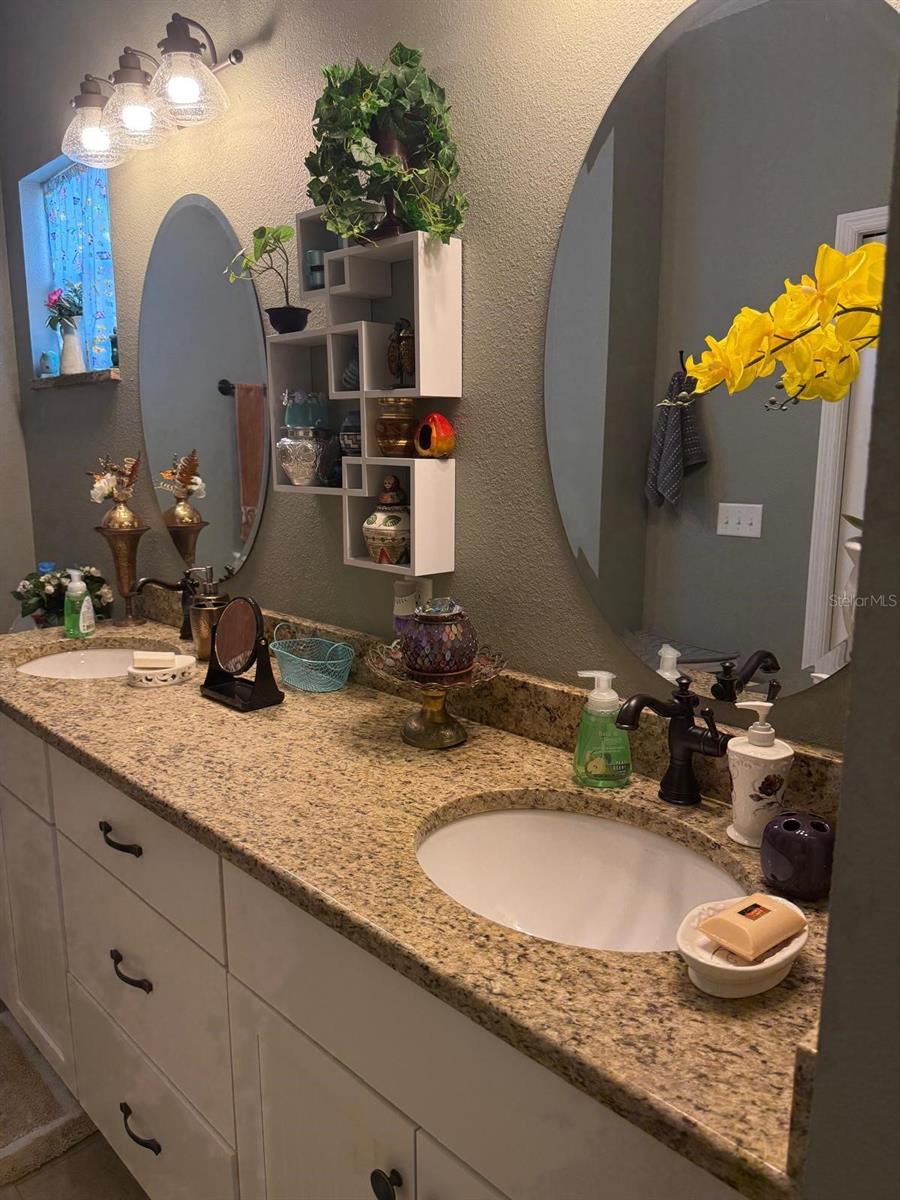 Image 17 of 22 For 1019 Robin Lane