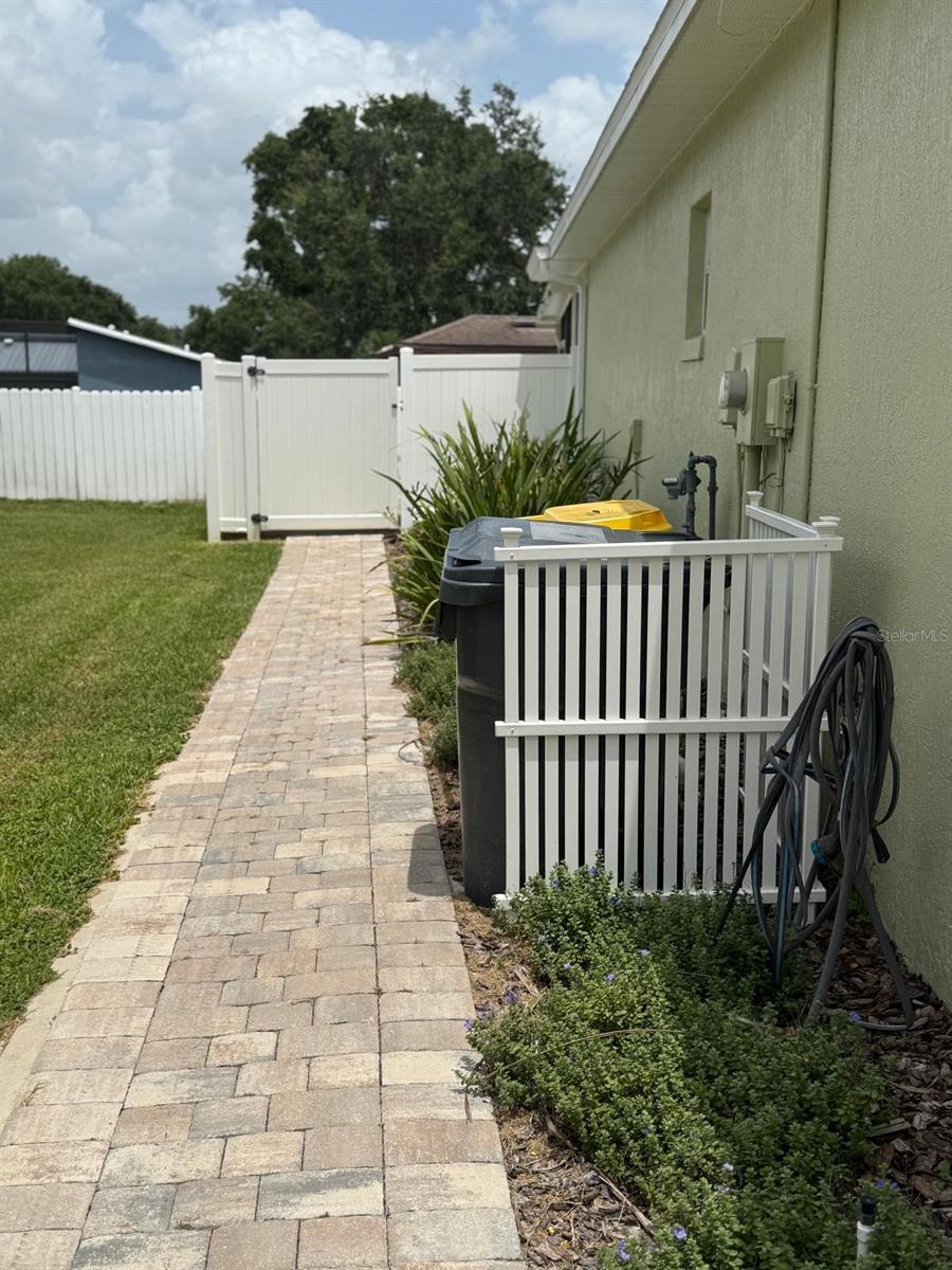 Image 5 of 22 For 1019 Robin Lane