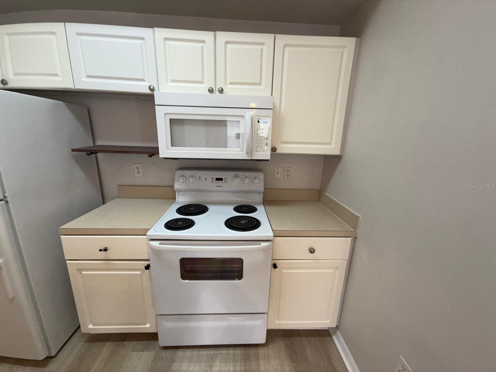 Image 13 of 43 For 5506 Metrowest Boulevard 211