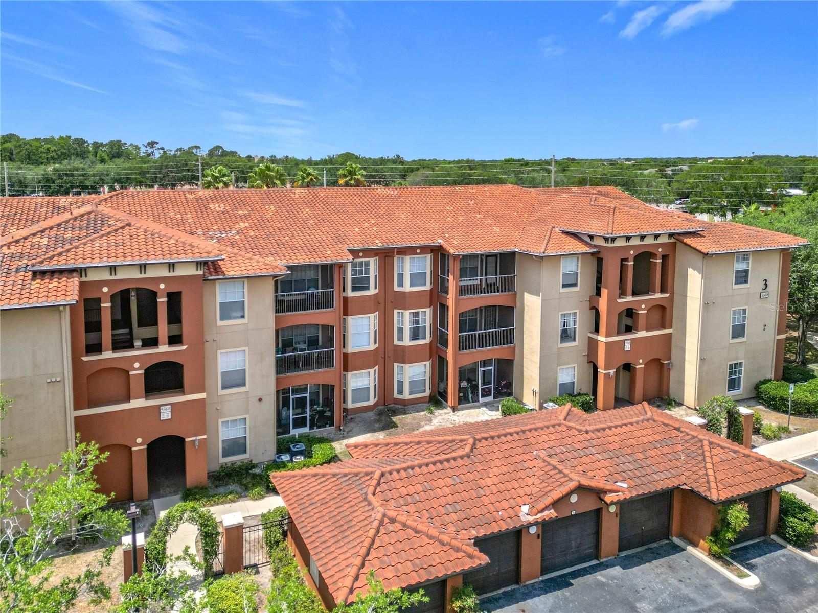 Image 2 of 43 For 5506 Metrowest Boulevard 211