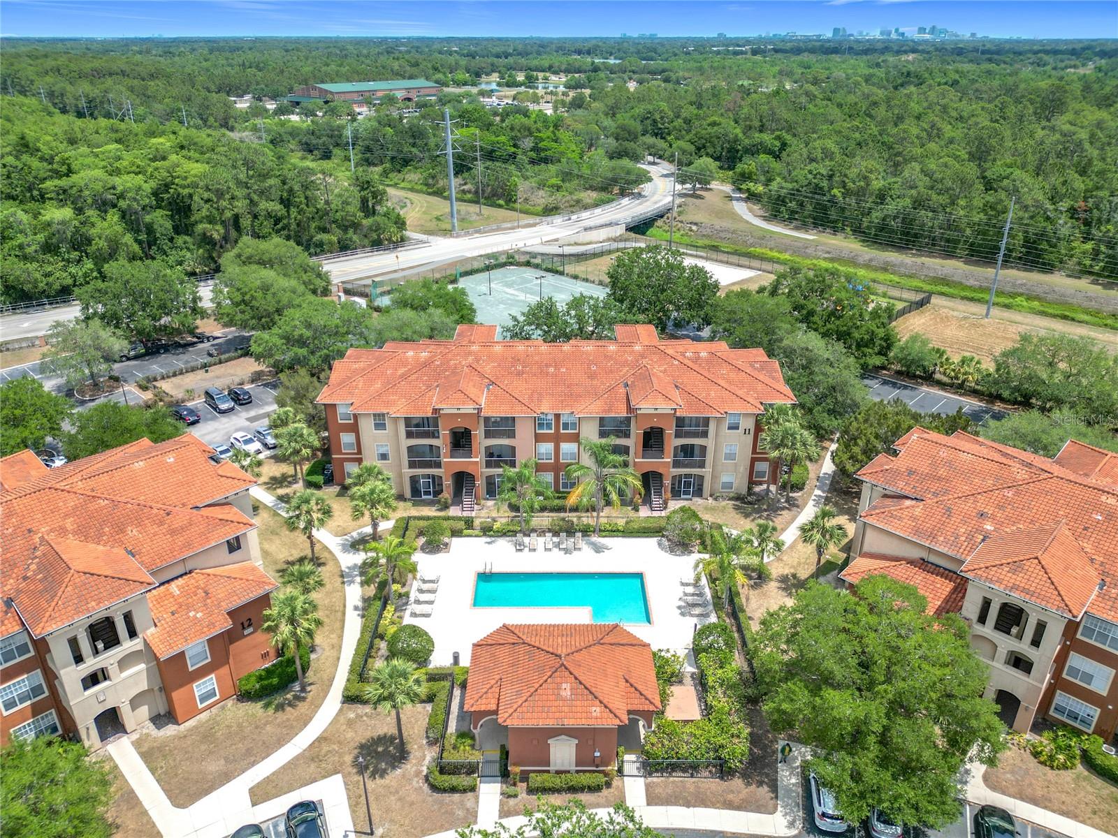 Image 33 of 43 For 5506 Metrowest Boulevard 211