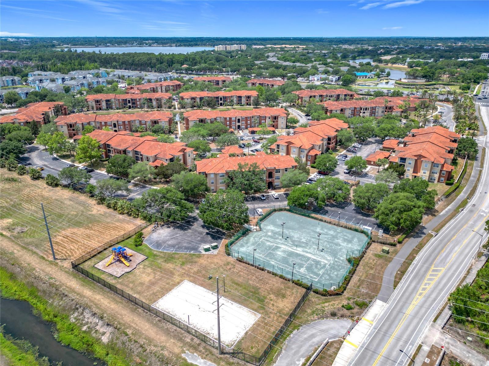 Image 39 of 43 For 5506 Metrowest Boulevard 211