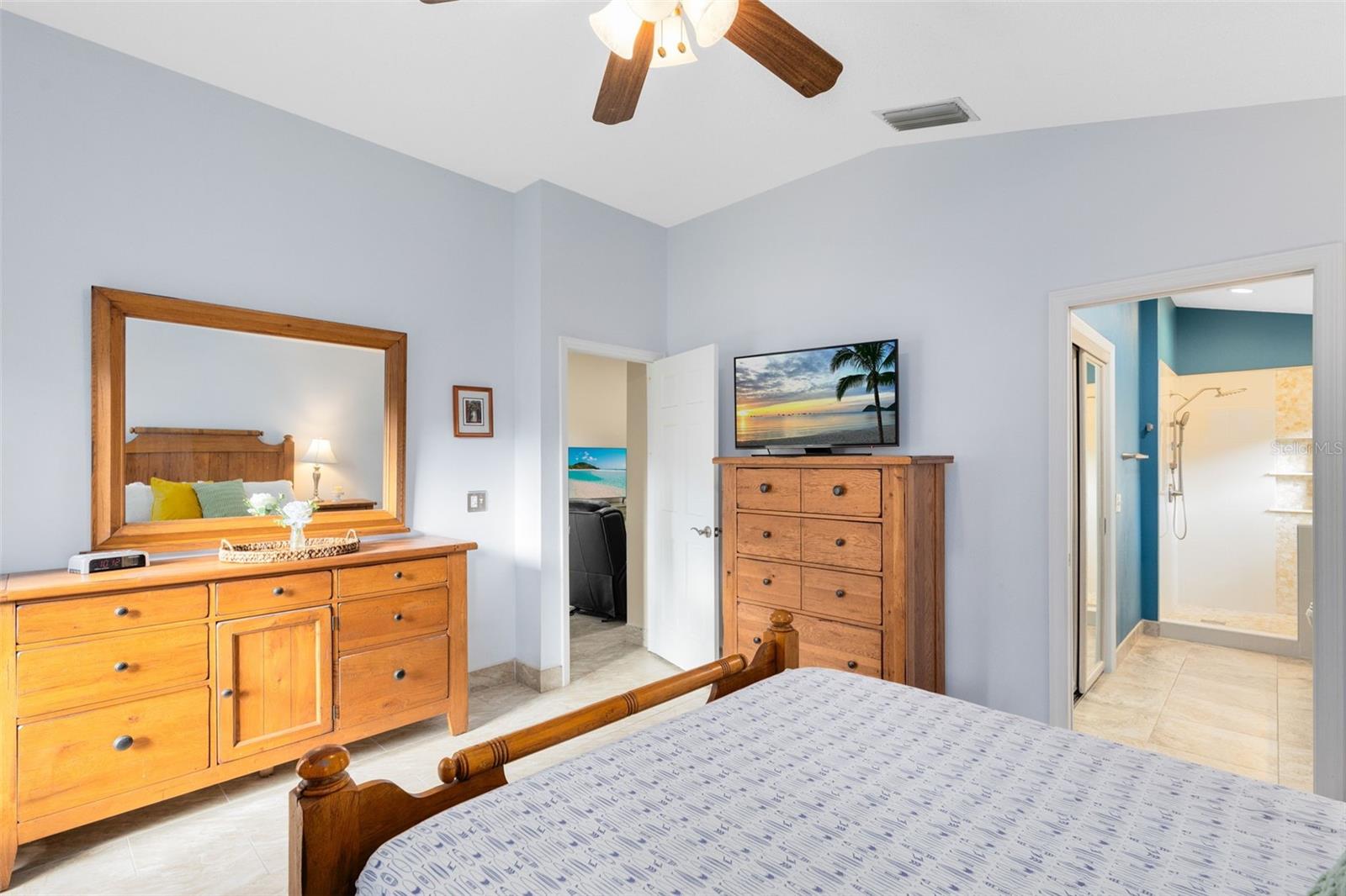 Image 11 of 33 For 667 Andover Circle