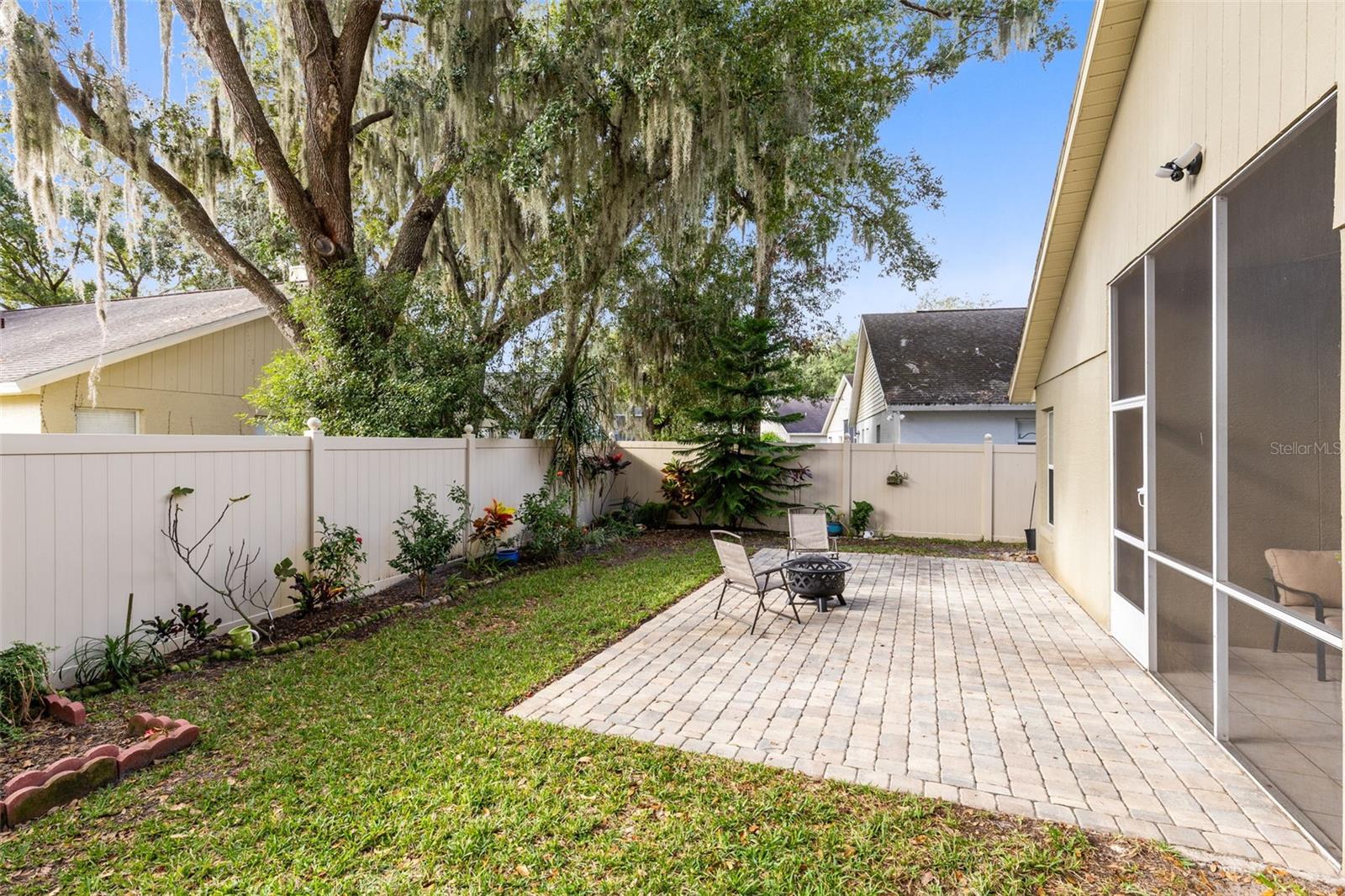 Image 15 of 33 For 667 Andover Circle