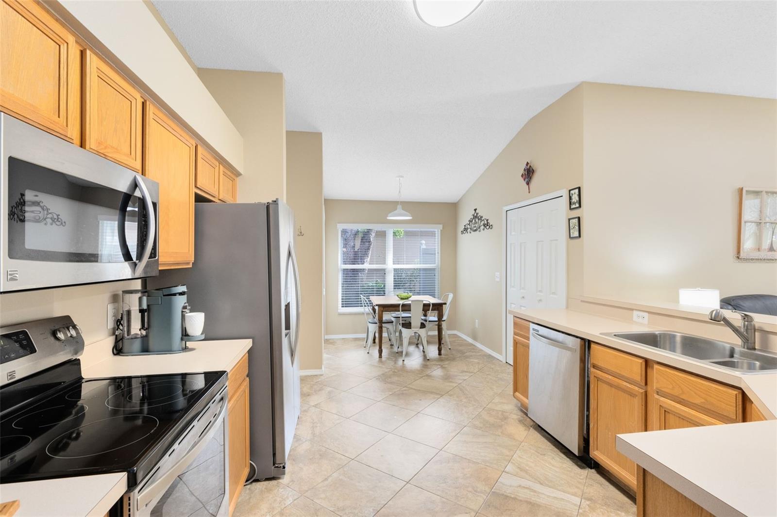 Image 18 of 33 For 667 Andover Circle