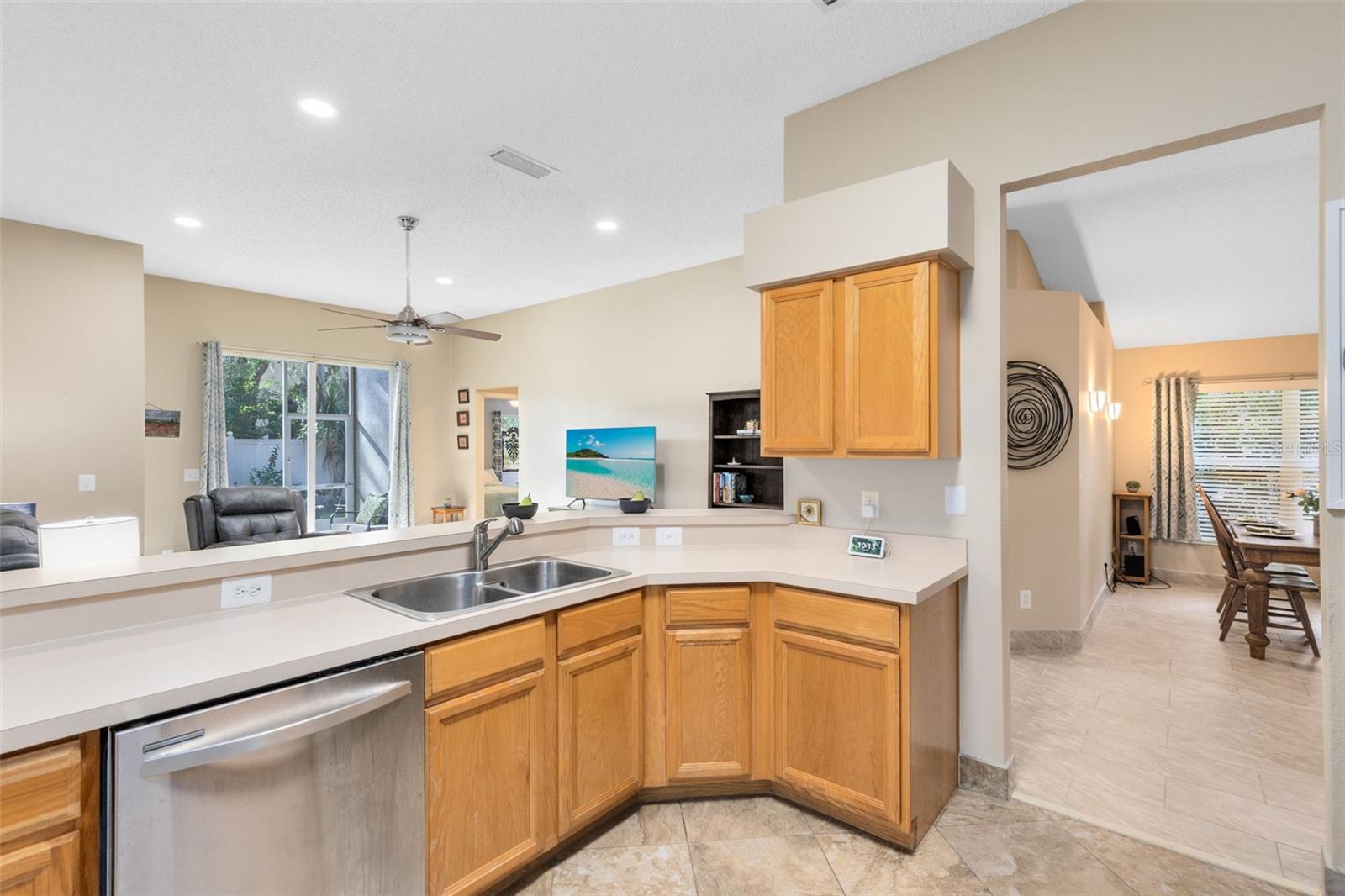 Image 22 of 33 For 667 Andover Circle