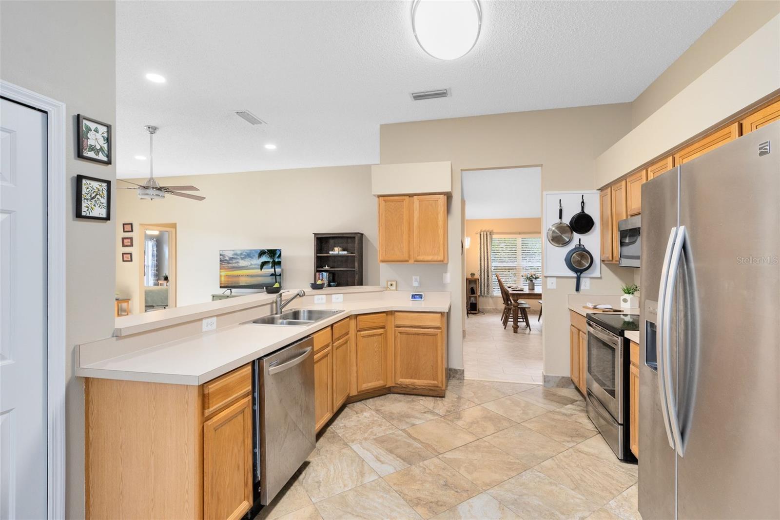 Image 6 of 33 For 667 Andover Circle