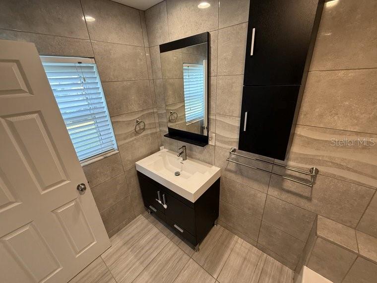 Image 17 of 21 For 216 Rippling Lane