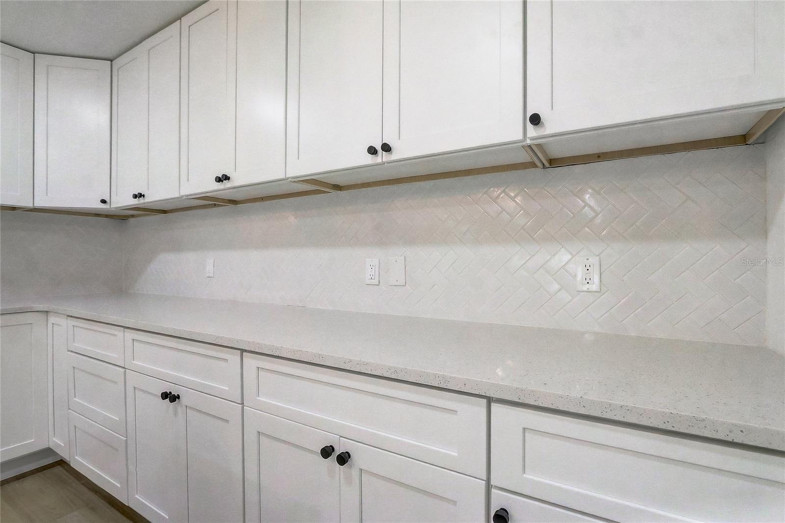 Image 8 of 27 For 1080 Carpenter Road