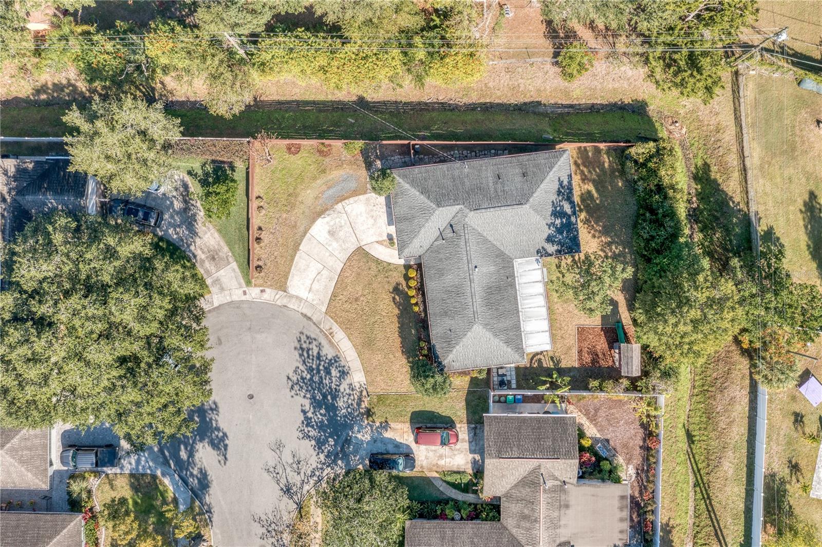 Image 29 of 35 For 824 Garrett Court